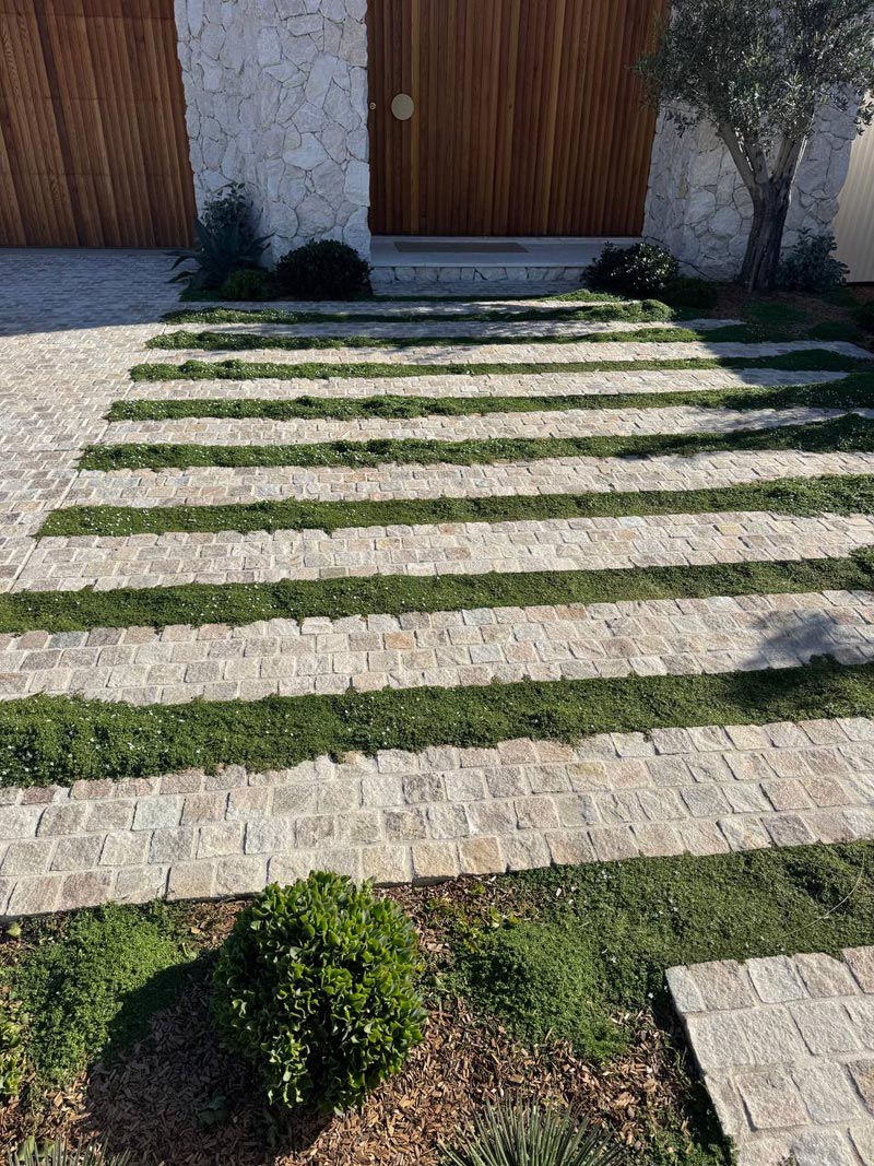 Golden Line Cobblestone
